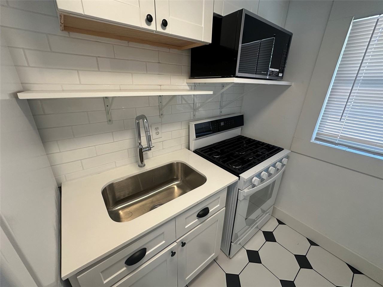 4617 Gaston Ave #A - Photo 6 of 25