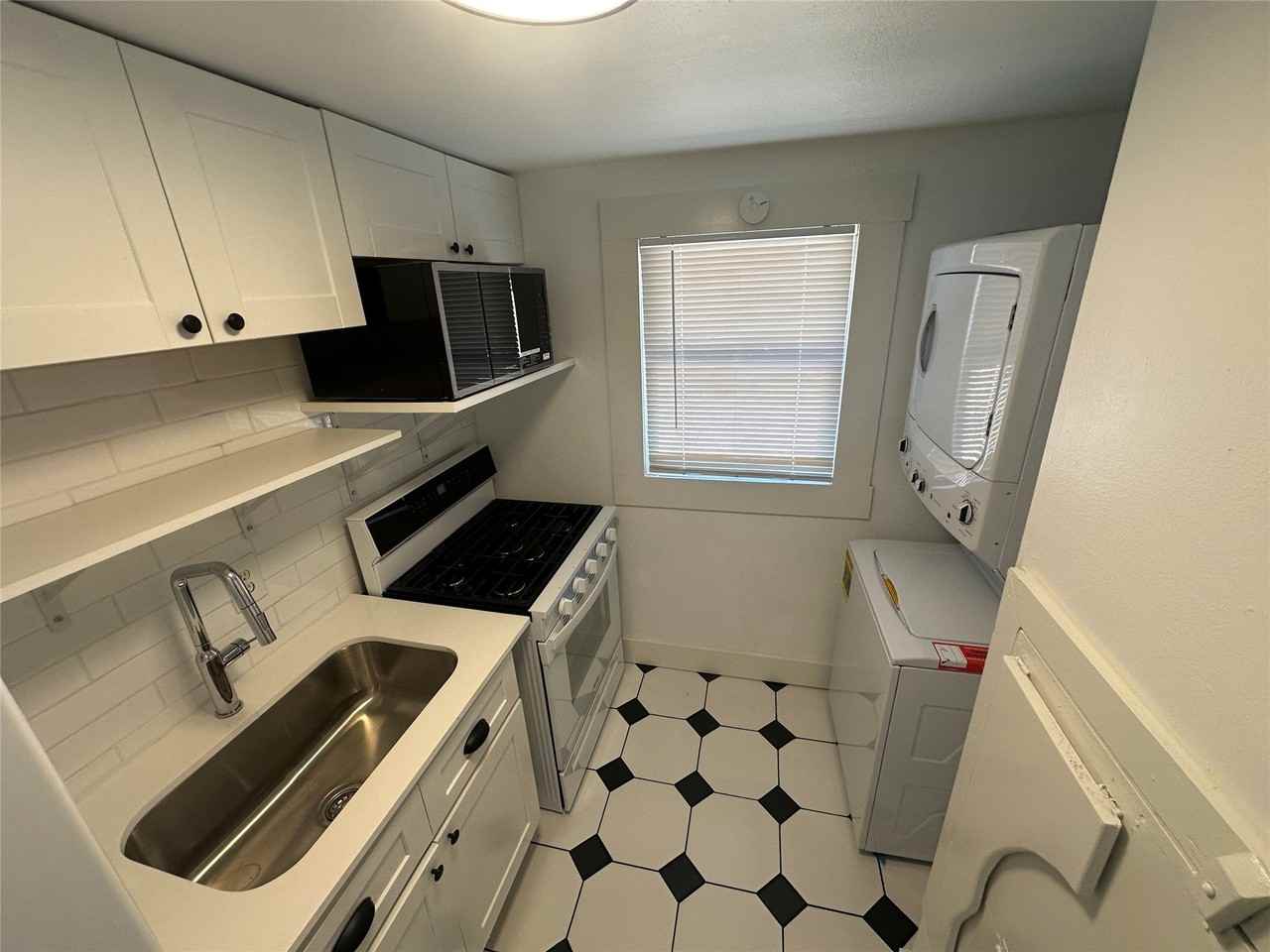 4617 Gaston Ave #A - Photo 7 of 25