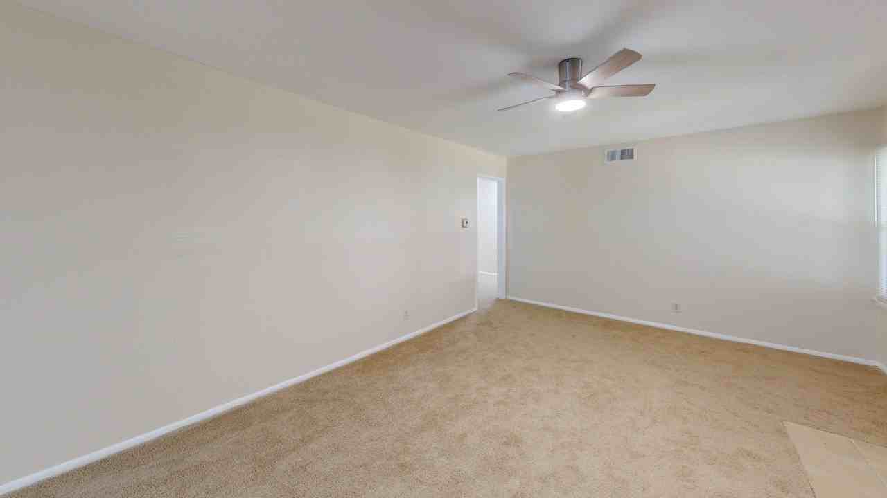4014 Sun Valley Dr - Photo 6 of 15