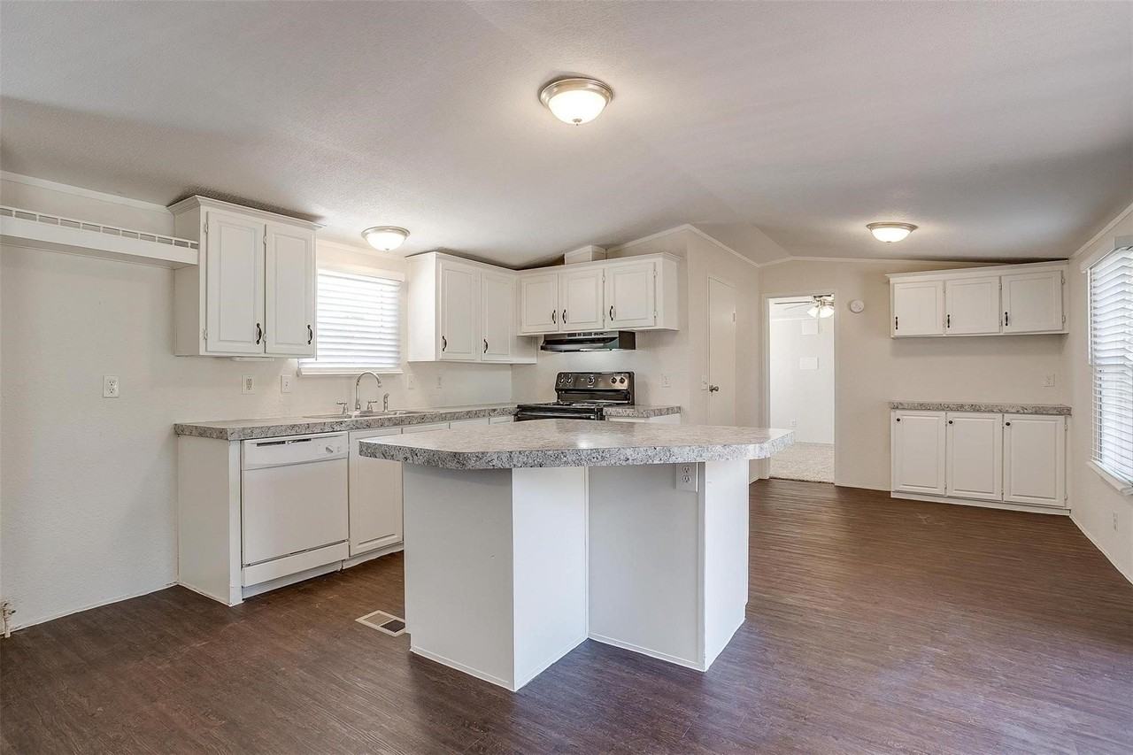 3116 Hilltop Rd - Photo 4 of 18