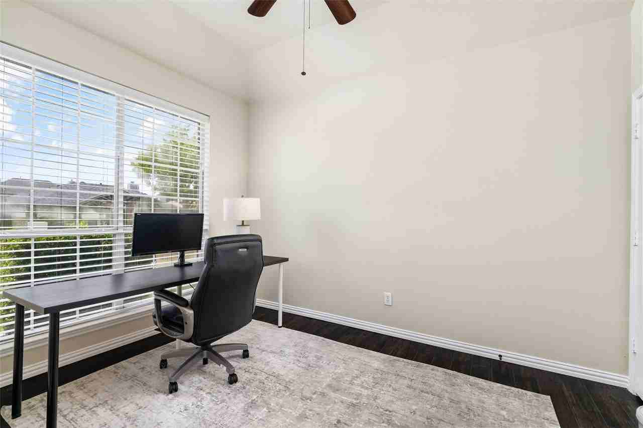 7501 Caribbean Dr - Photo 7 of 39