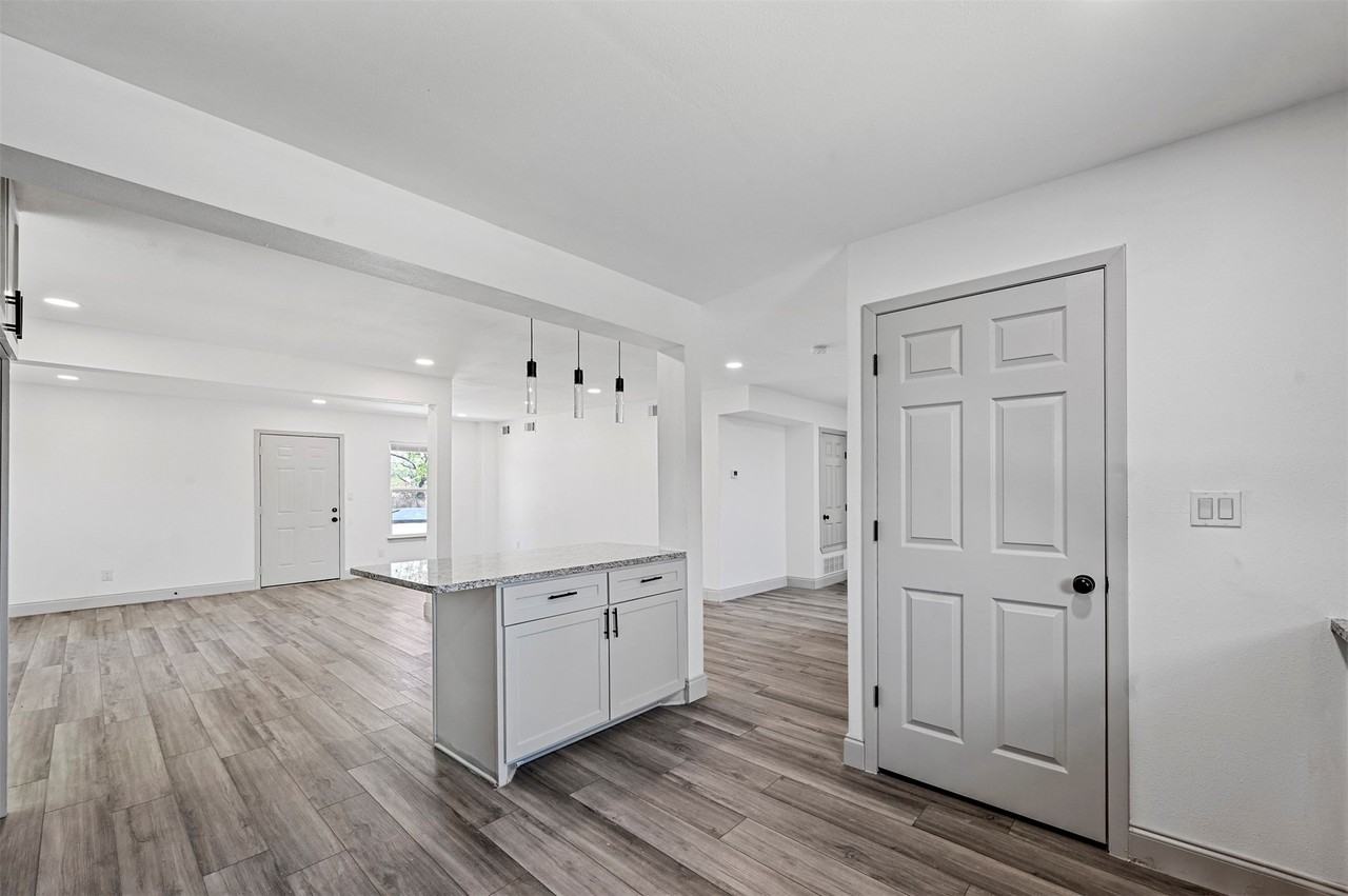 158 Lakeshore Dr - Photo 6 of 27