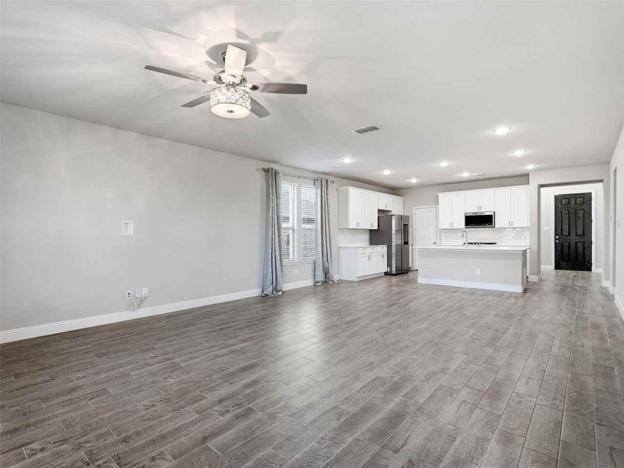 1128 Red Hawk Ln - Photo 6 of 37