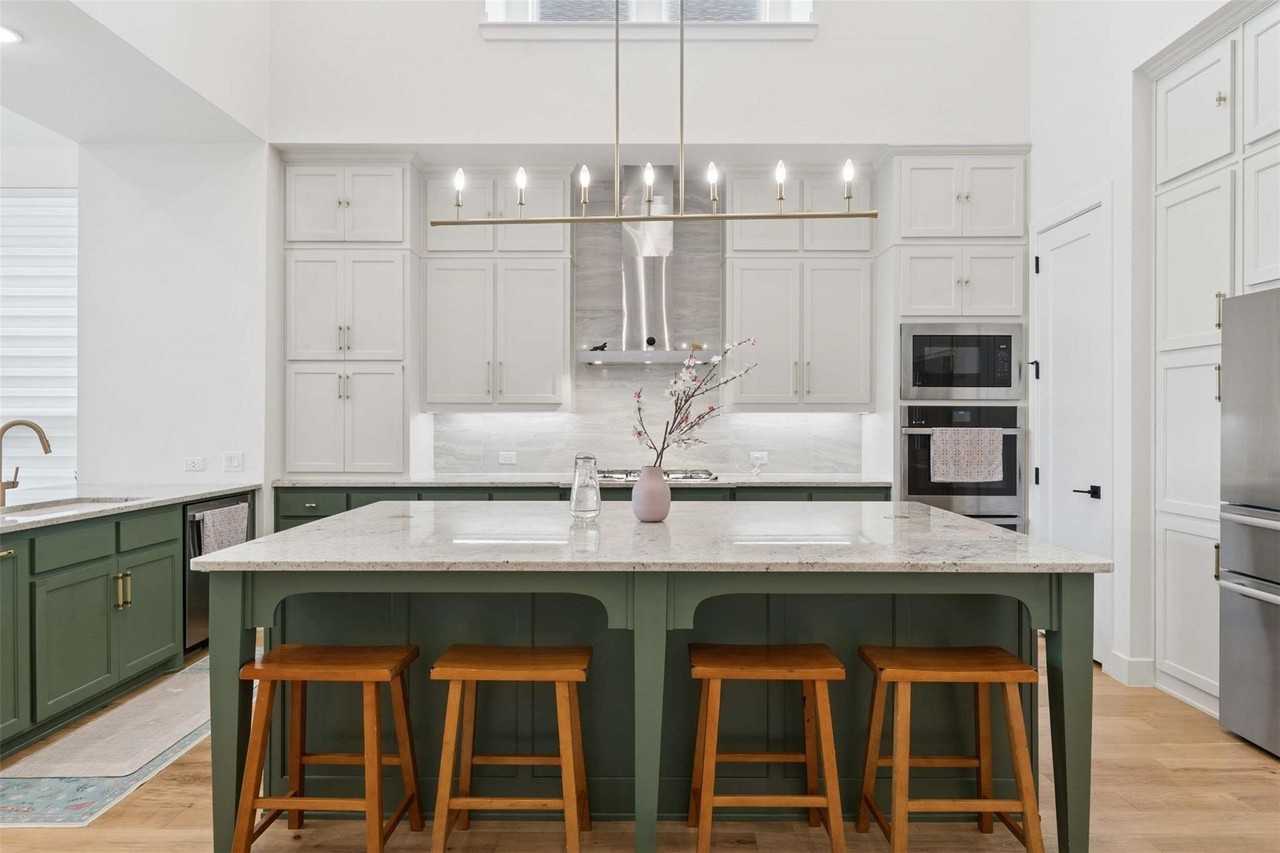 1939 Apple Tree Dr - Photo 4 of 38