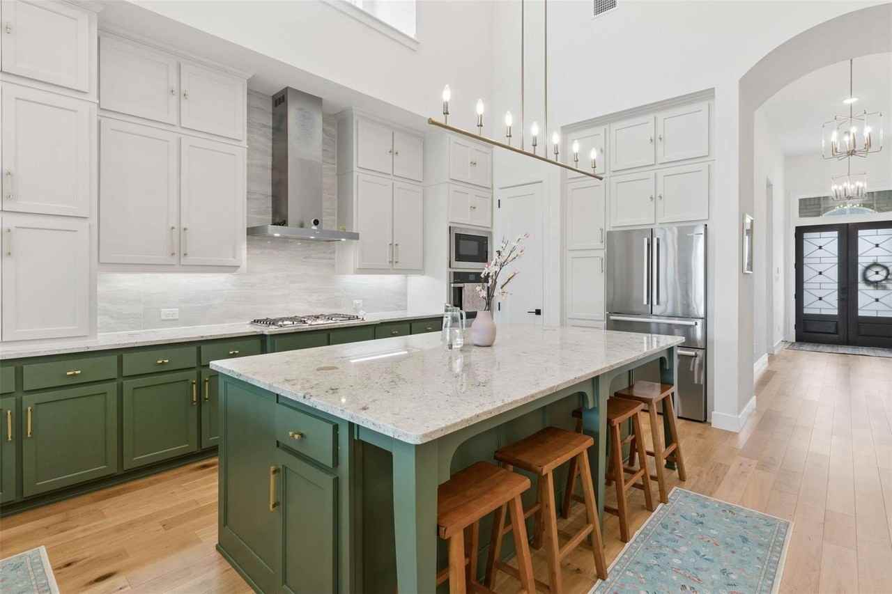 1939 Apple Tree Dr - Photo 5 of 38