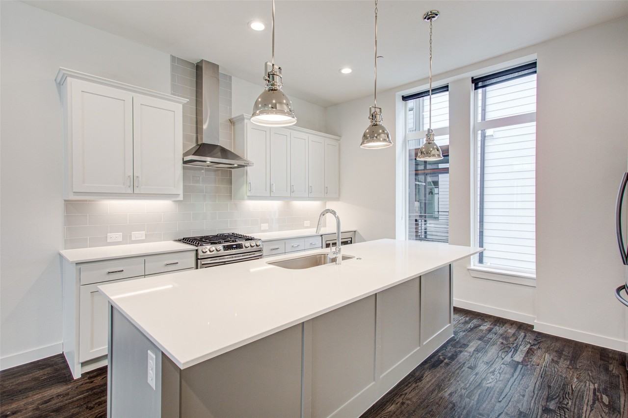 2190 Bennett Ave #302 - Photo 4 of 25