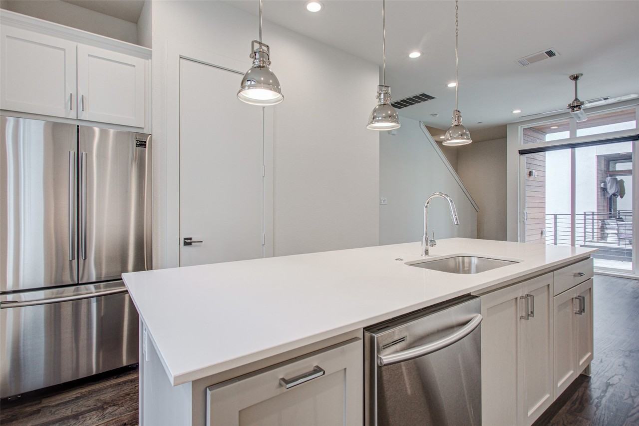 2190 Bennett Ave #302 - Photo 6 of 25