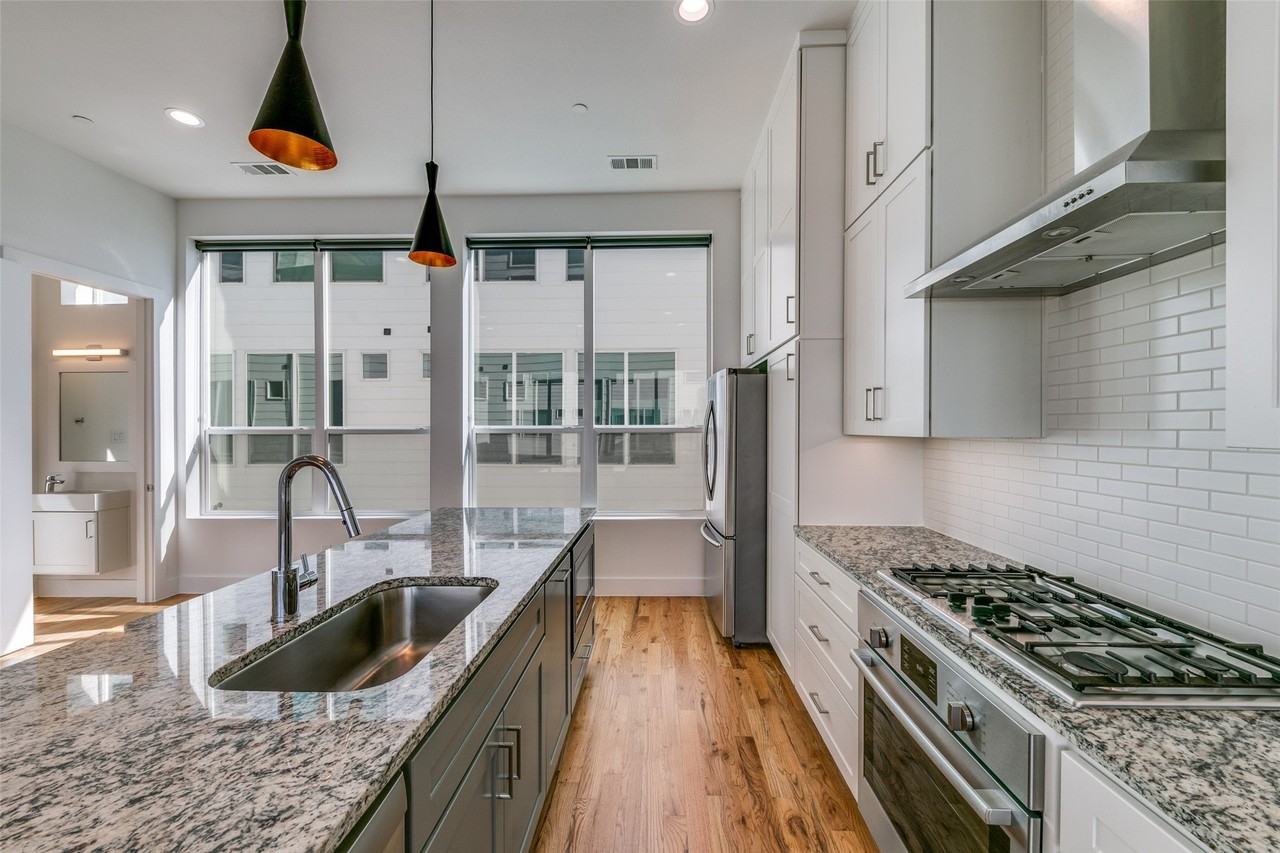 5927 Lindell Ave #104 - Photo 5 of 12