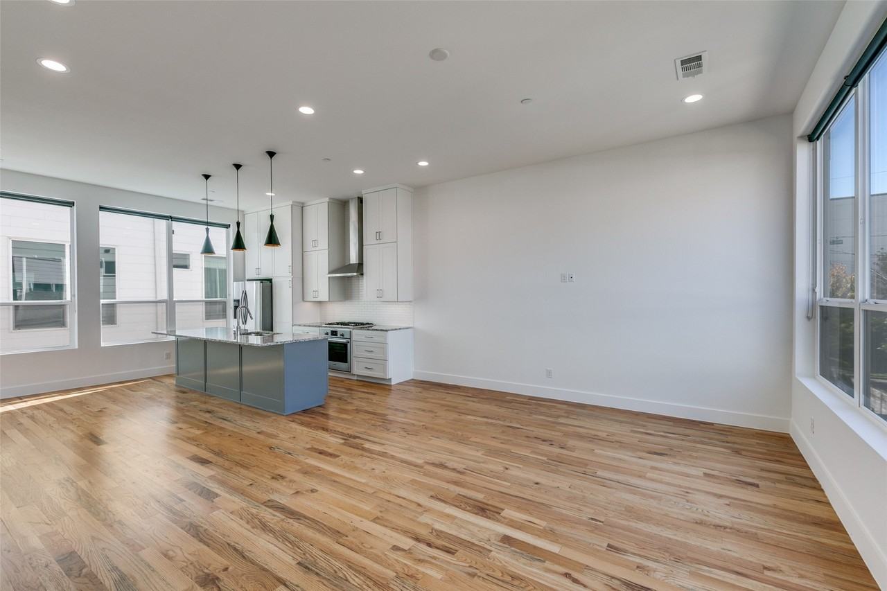 5927 Lindell Ave #104 - Photo 6 of 12