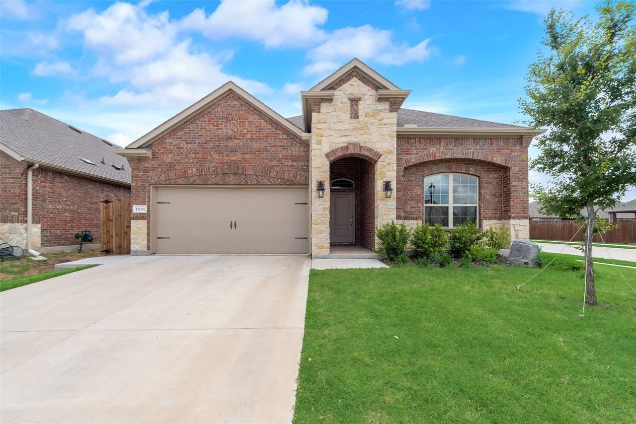 11104 Canyon Mine Dr - Photo 4 of 22