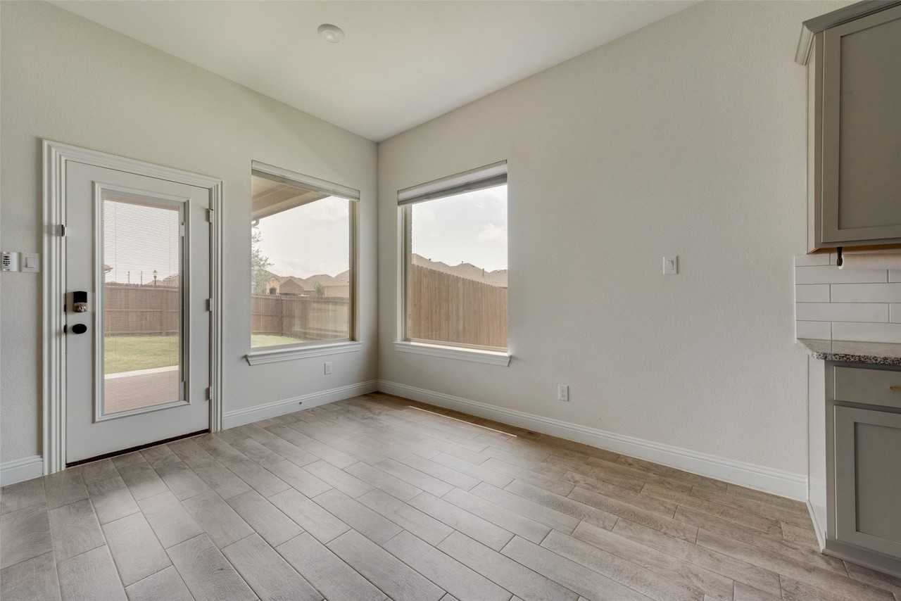 11104 Canyon Mine Dr - Photo 7 of 22