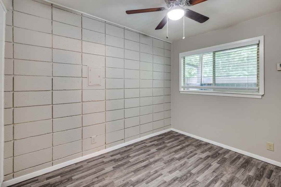 2213 Capri Dr #105 - Photo 3 of 9