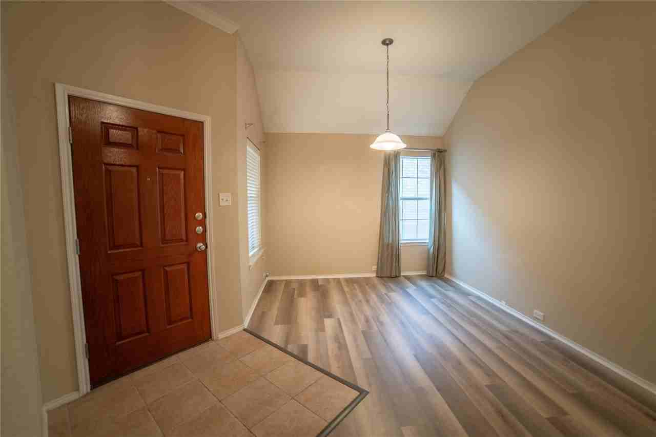 3816 Denridge Ln - Photo 4 of 22