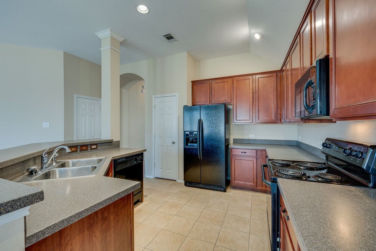 3816 Denridge Ln - Photo 6 of 22