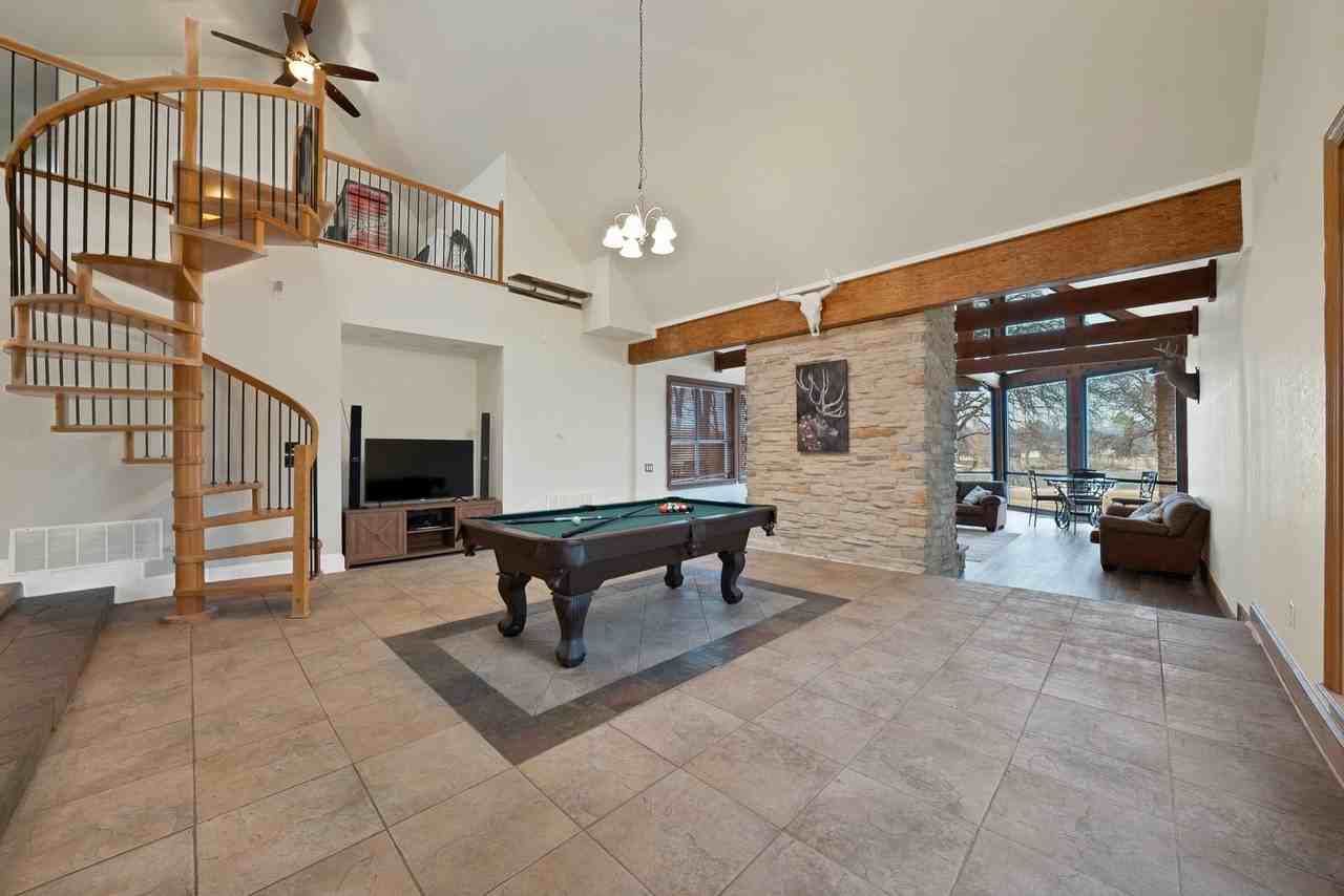 9580 Brockrim Ln - Photo 7 of 31