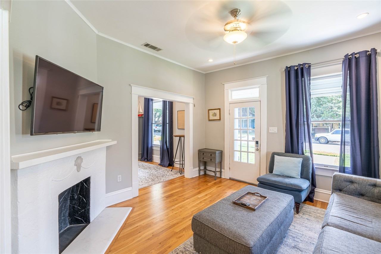 5511 Worth St - Photo 6 of 30