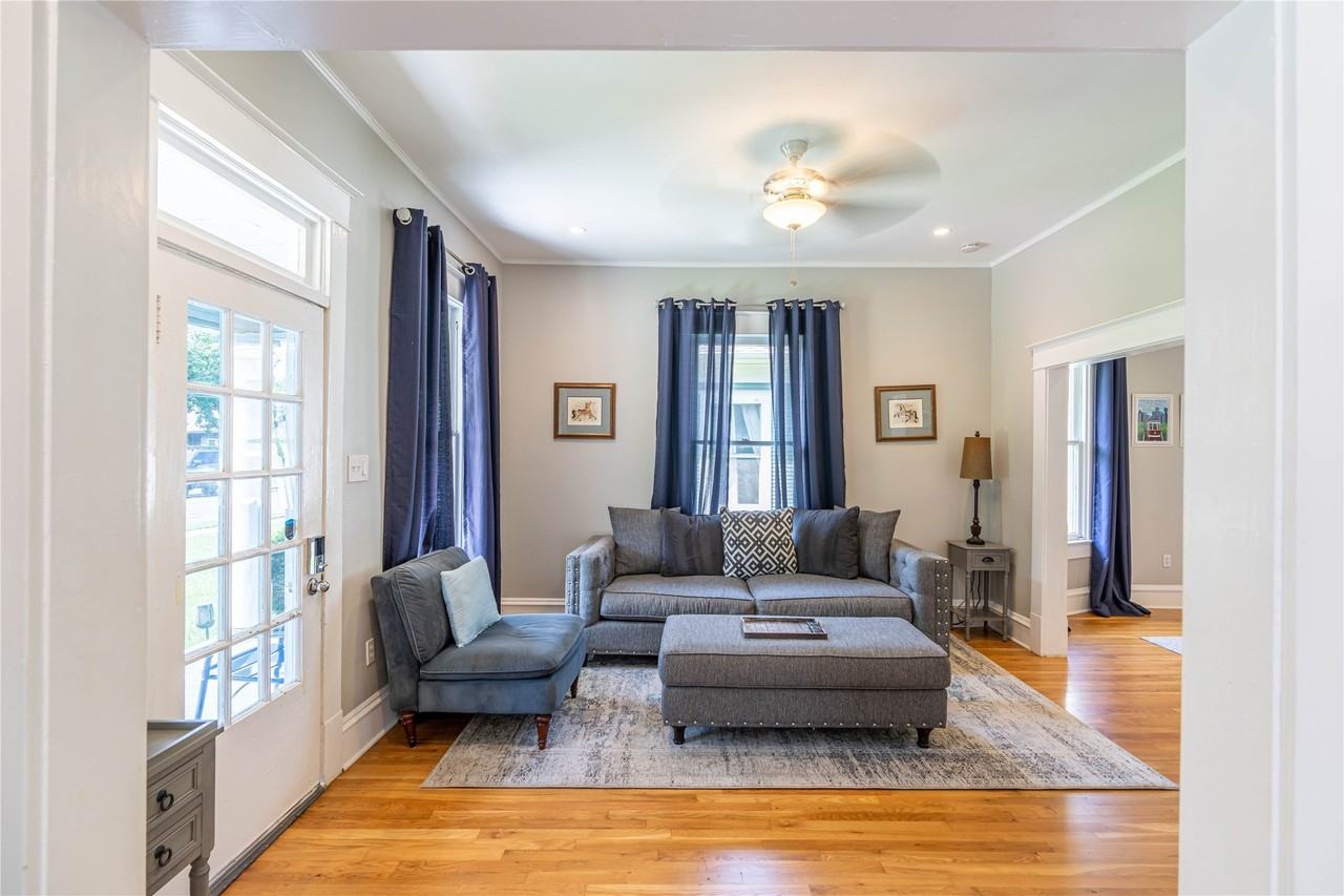 5511 Worth St - Photo 7 of 30