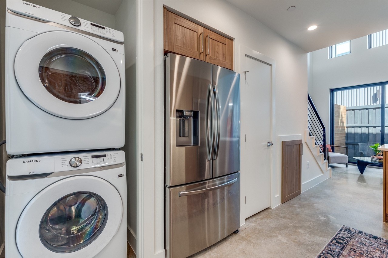 4918 Bryan St #102 - Photo 3 of 12