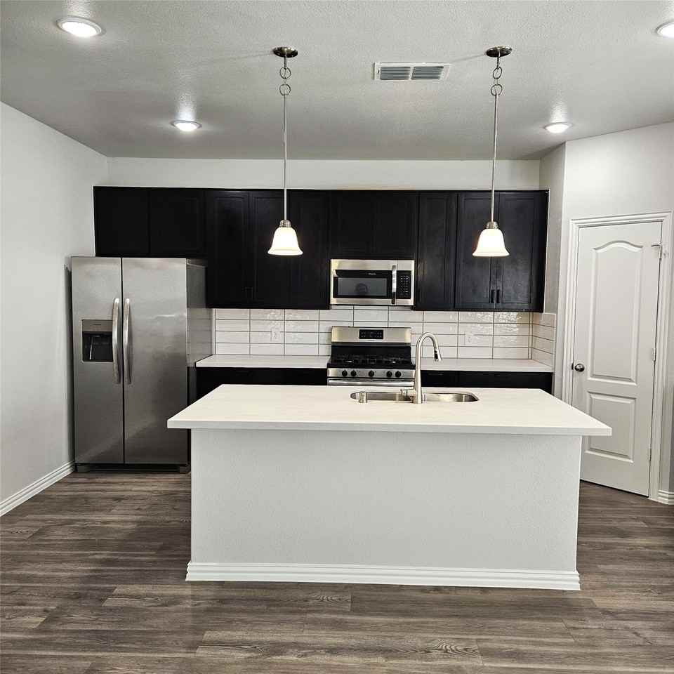 2225 Crooked Bow Dr - Photo 3 of 33