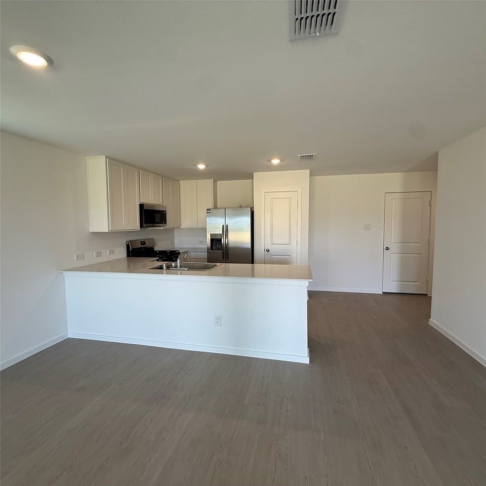 2240 Tierra Madre Blvd - Photo 4 of 13