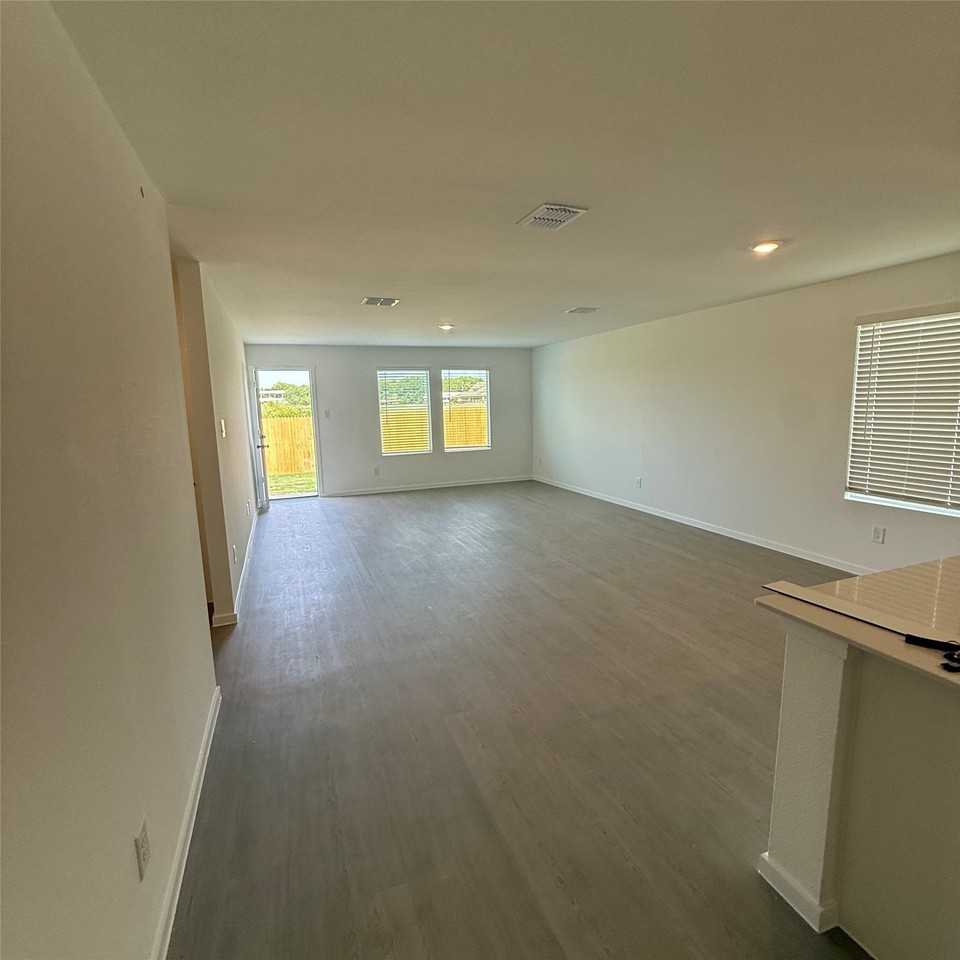 2240 Tierra Madre Blvd - Photo 5 of 13
