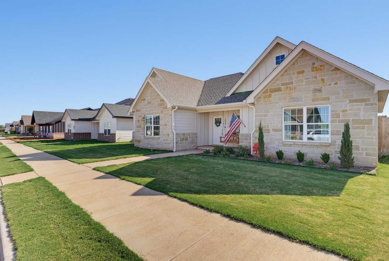 1527 Fletchers Path - Photo 2 of 35