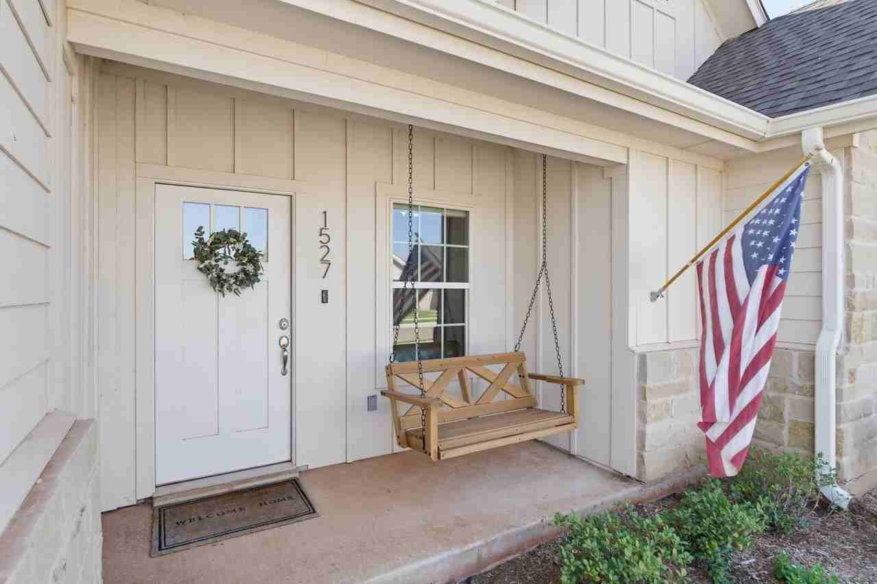 1527 Fletchers Path - Photo 3 of 35