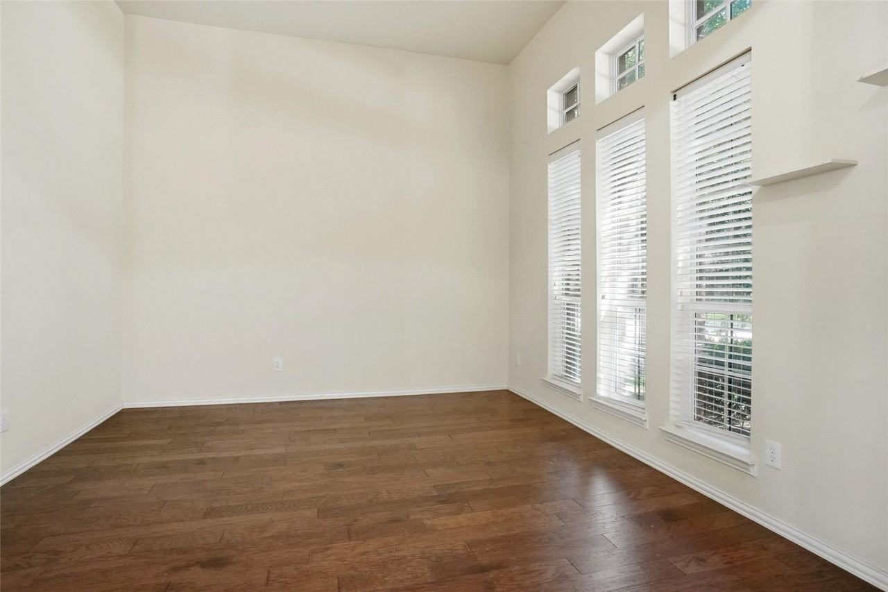 8431 Firewheel Ln - Photo 2 of 37