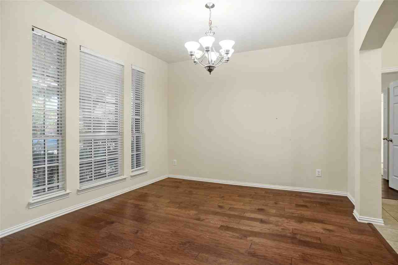 8431 Firewheel Ln - Photo 4 of 37
