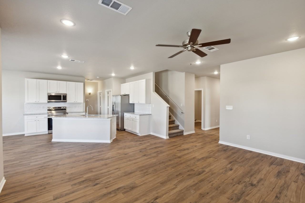 712 Taliaferro Trl - Photo 4 of 26
