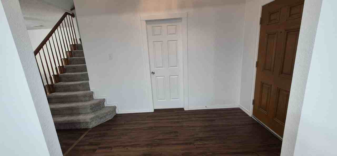 3205 Cantura Dr - Photo 4 of 24
