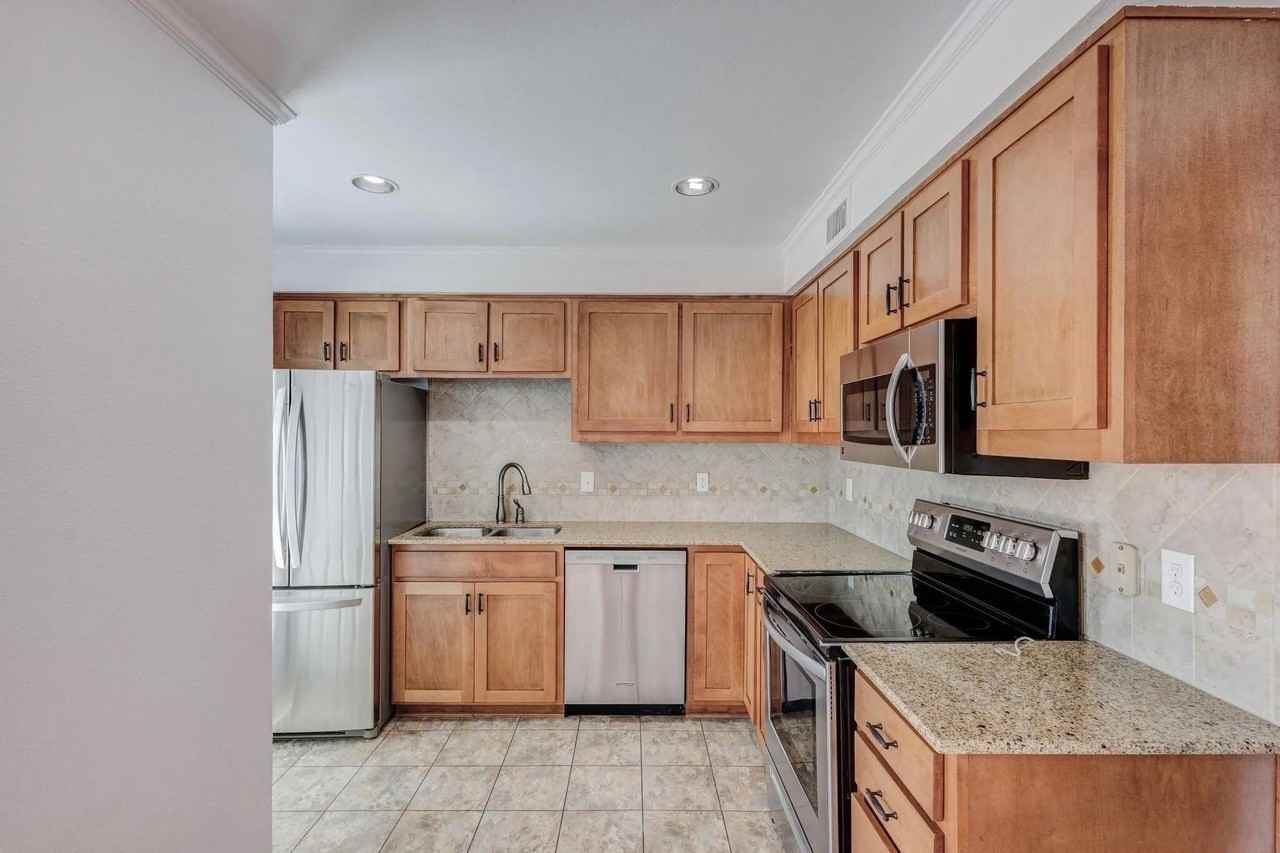 4658 Matilda St - Photo 4 of 13
