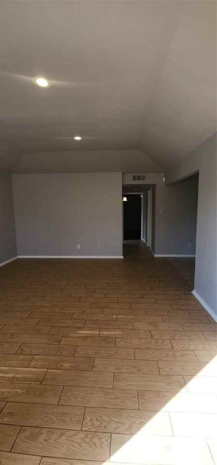 6721 Loma Vista Dr - Photo 3 of 30