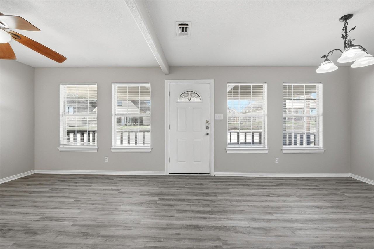 236 Private Road 4573 - Photo 4 of 26