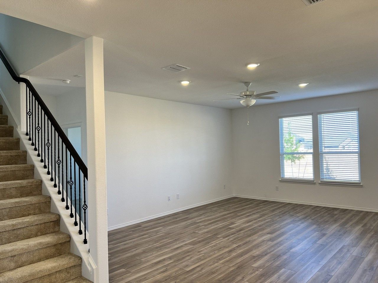 612 Agarita Way - Photo 5 of 15