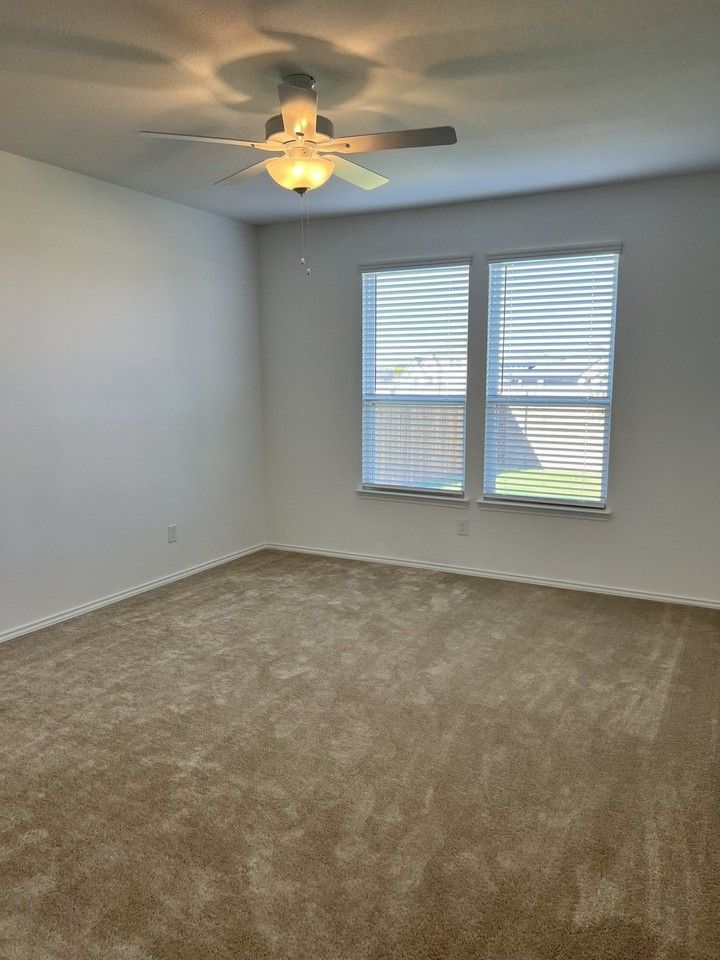 612 Agarita Way - Photo 7 of 15