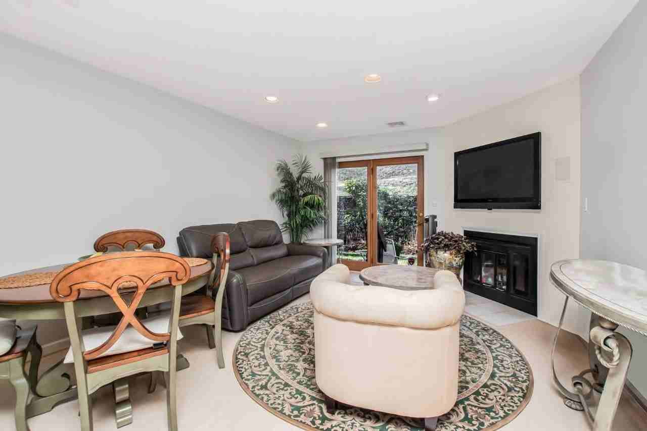 8 Davids Ln - Photo 4 of 26