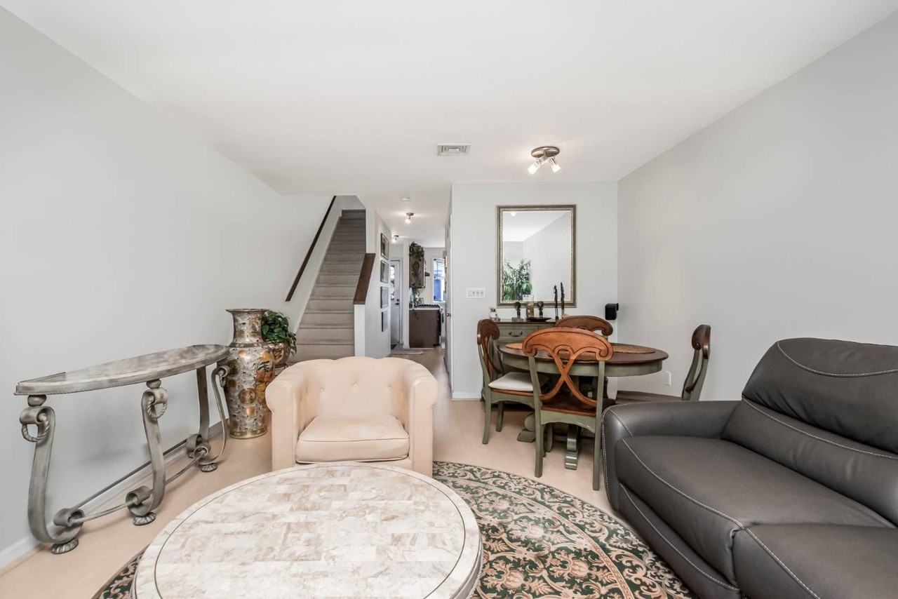 8 Davids Ln - Photo 6 of 26