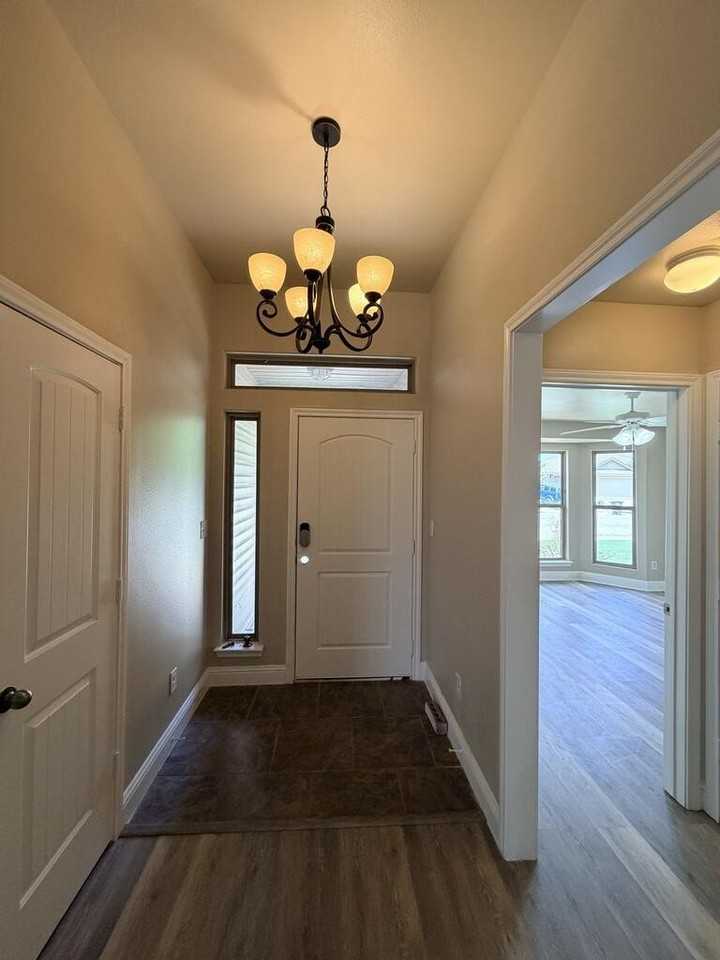 906 E 96th St - Photo 3 of 15