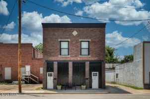 featured image of 210 N Madison St #A
