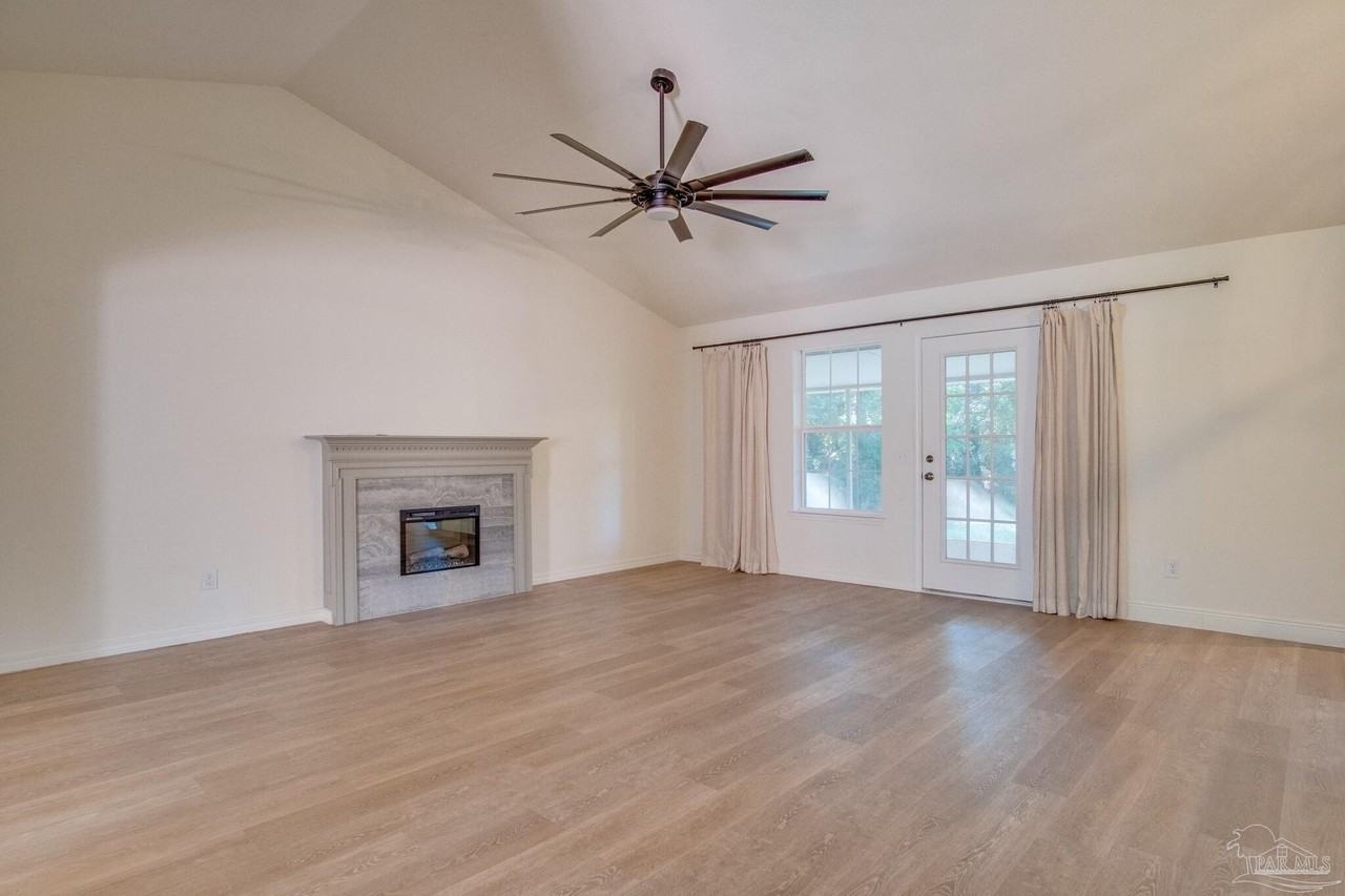 174 Emmons Ln - Photo 3 of 36
