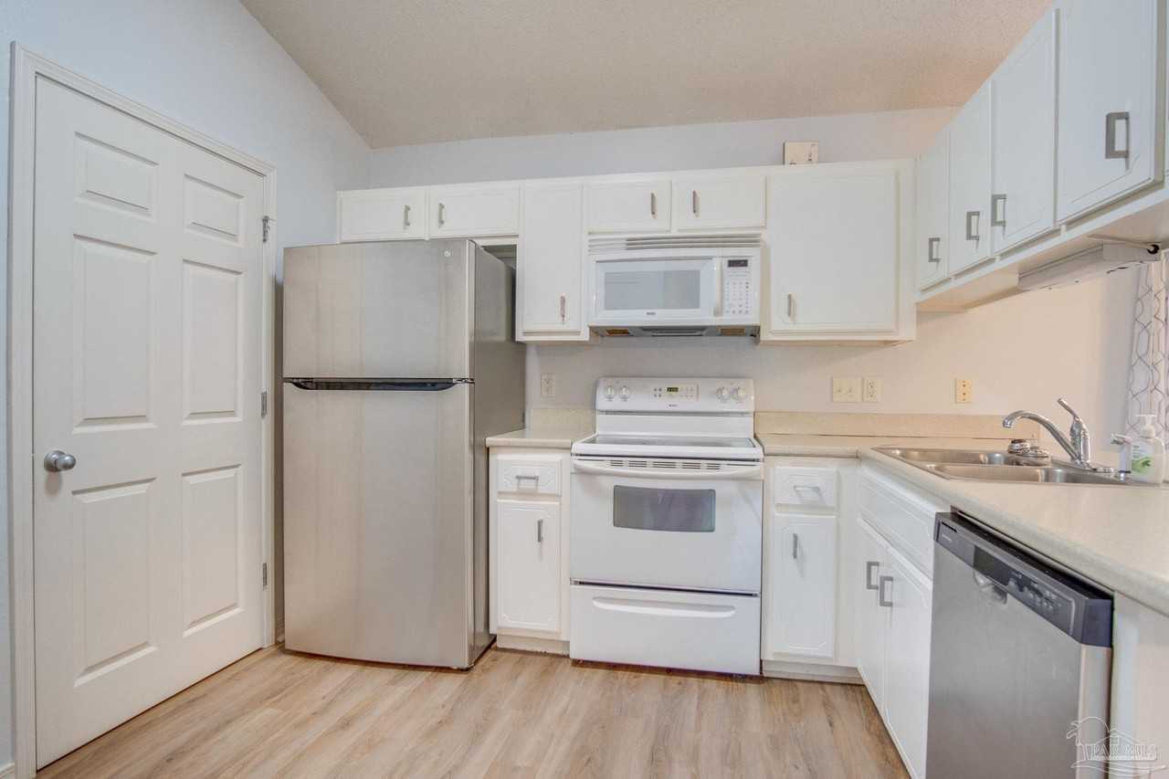 1935 Wyatt St - Photo 6 of 18