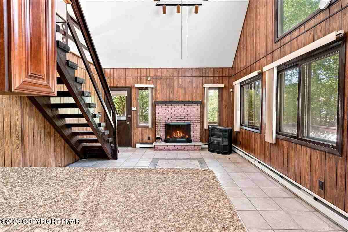 6520 Runnymead Ln - Photo 6 of 24