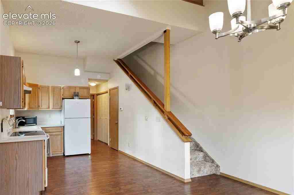 249 E Lake Ave - Photo 5 of 26