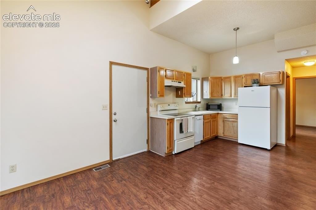 249 E Lake Ave - Photo 6 of 26