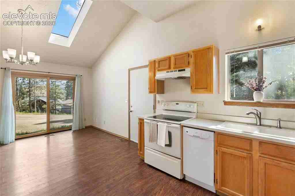249 E Lake Ave - Photo 7 of 26