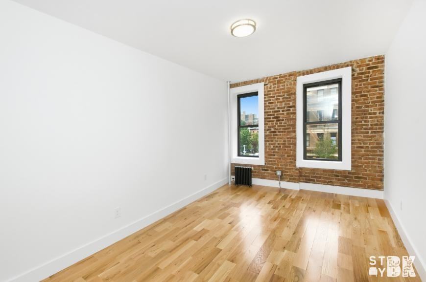 400 Clinton Ave - Photo 6 of 10