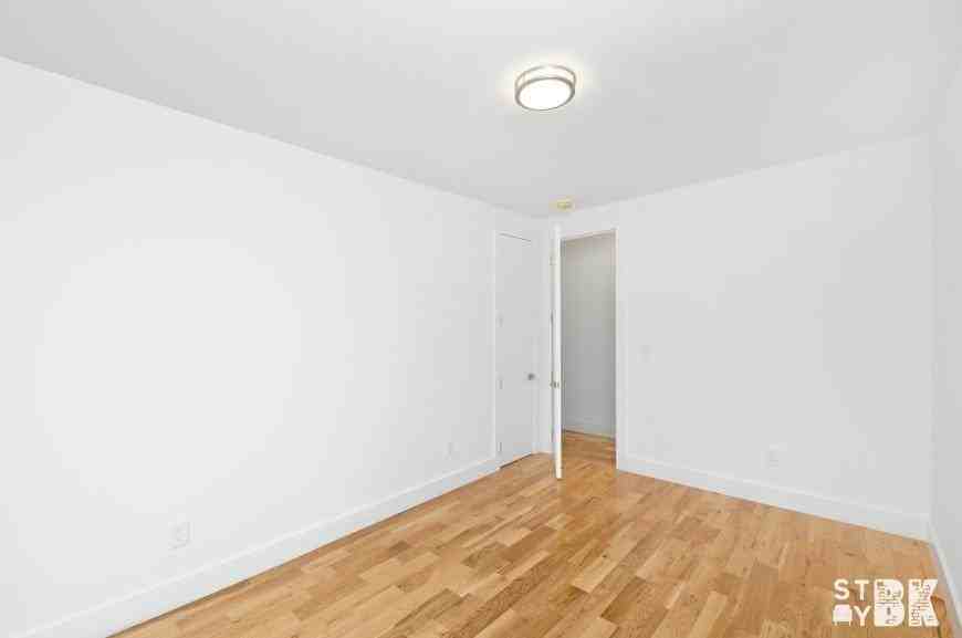 400 Clinton Ave - Photo 7 of 10