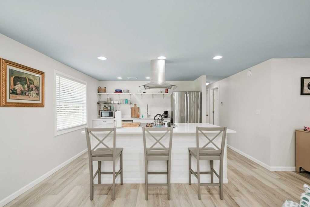 604 10th St - Photo 5 of 37