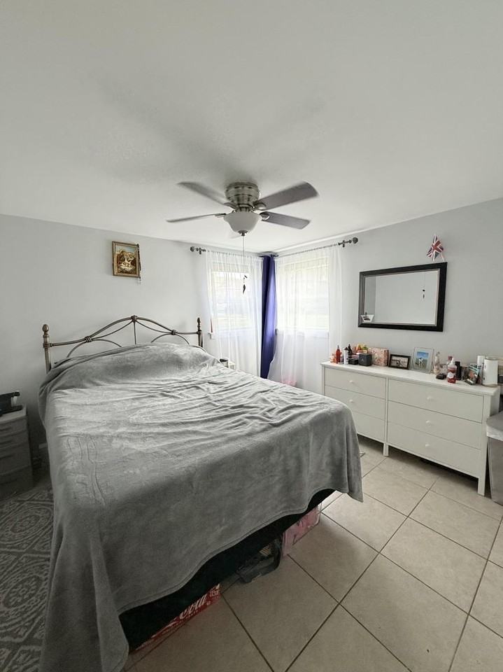2912 N 75th Ave - Photo 3 of 10